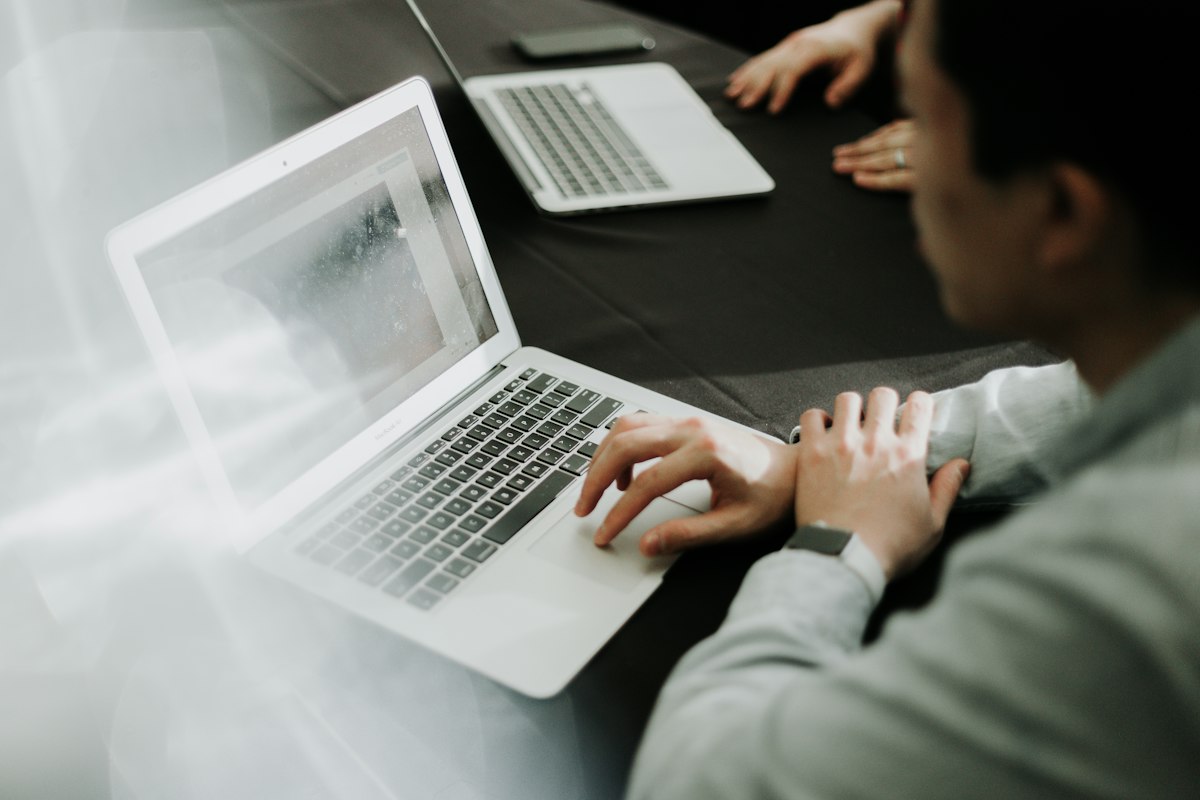 Person at a work laptop on a domain network, where Automatic registration failed at join phase can appear in Event Viewer