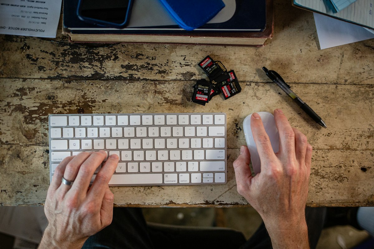 Typing at a desktop keyboard while turning off thumbnails to stop File Explorer crashing on certain file types