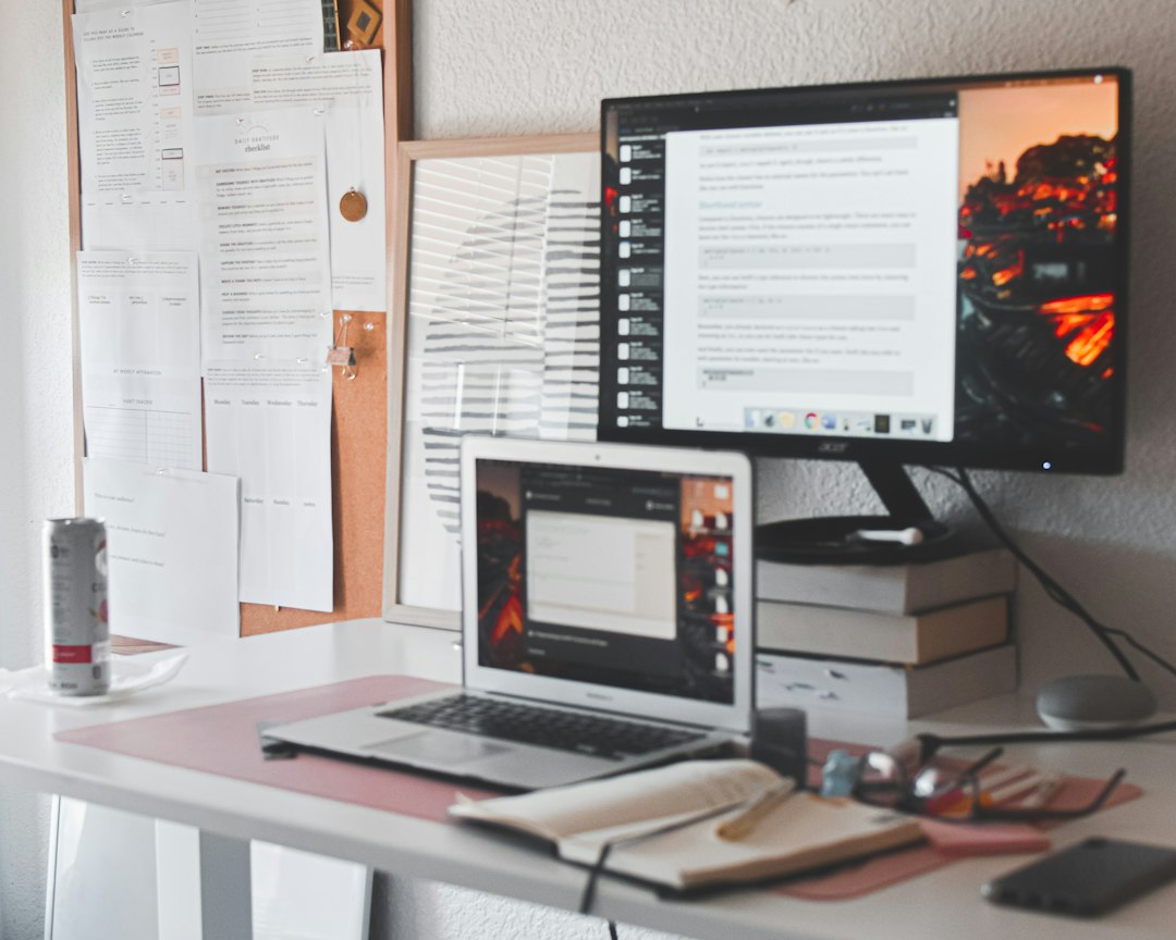 Monitor on a white desk for opening a single Microsoft Store app folder inside WindowsApps