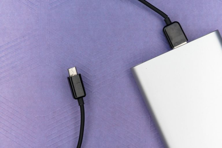 Plugged in, not charging in Windows 10: how to fix it