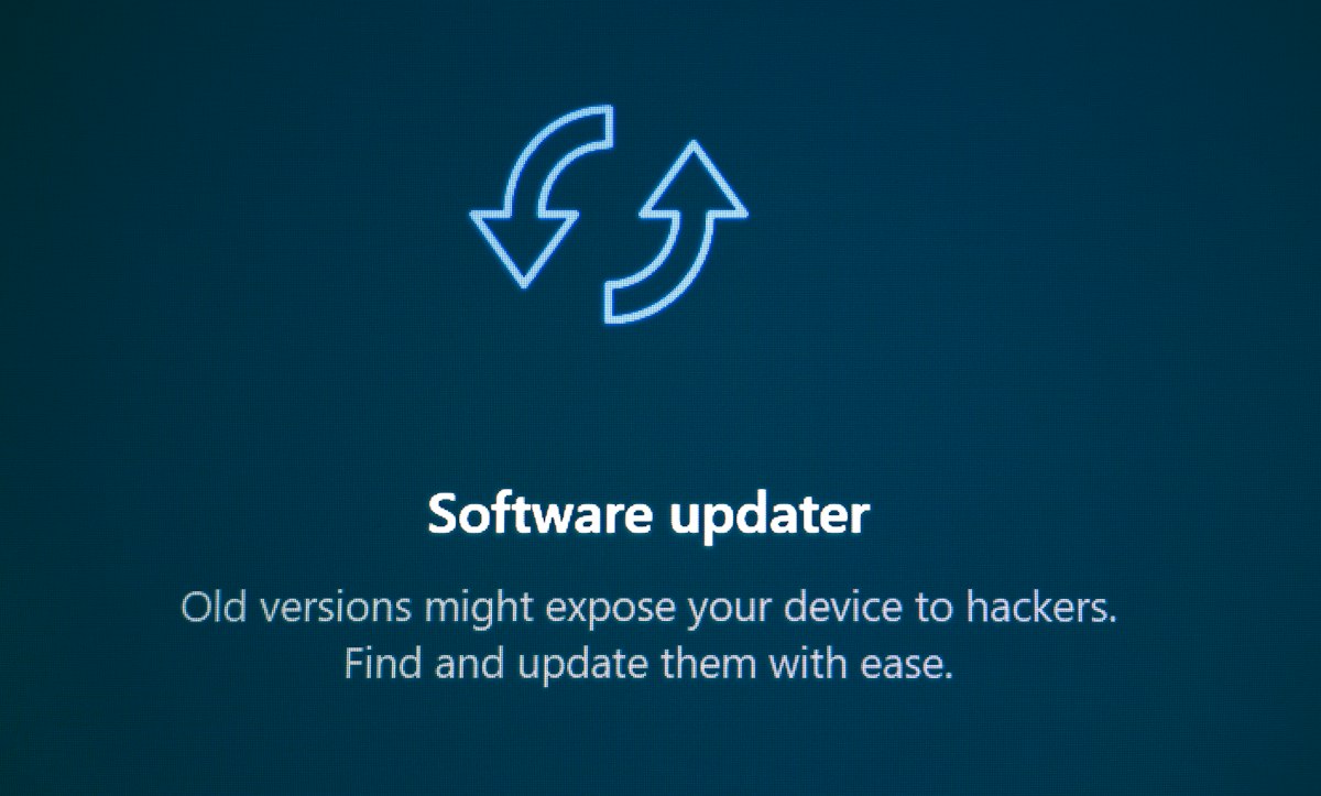 Update icons with refresh arrows, showing Windows Update working again after the repair